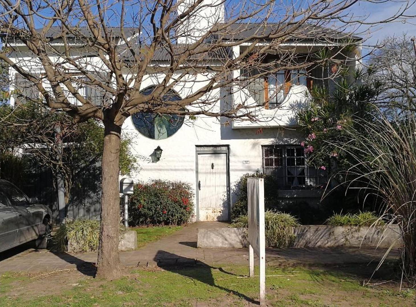 Chalet de 5 ambientes - Ituzaingó Norte