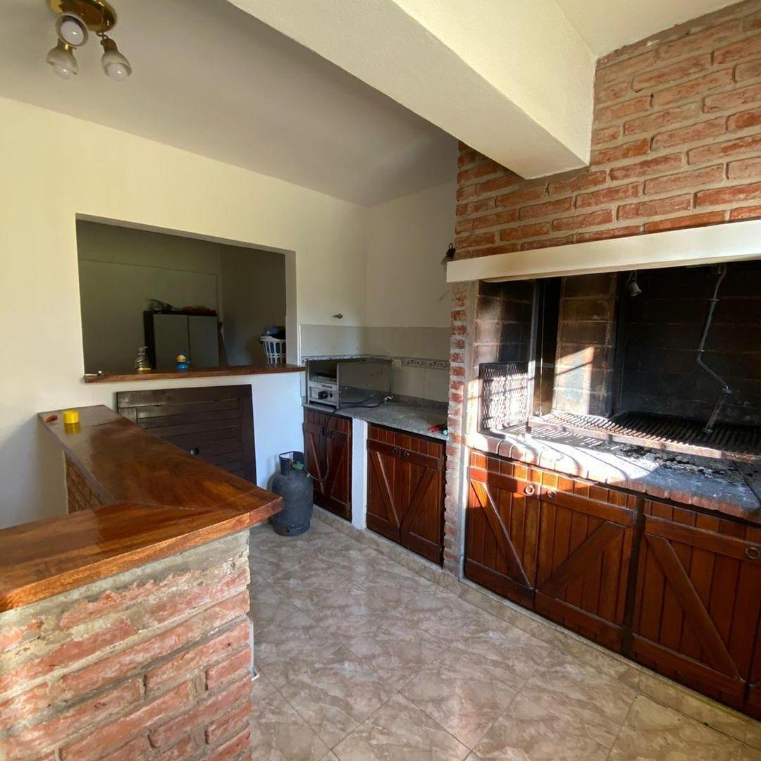 Excelente Propiedad 6 Ambientes- Castelar Norte