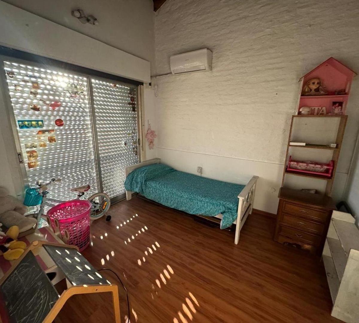 Casa de 3 ambientes + depto de 3 ambientes- Ituzaingó Norte