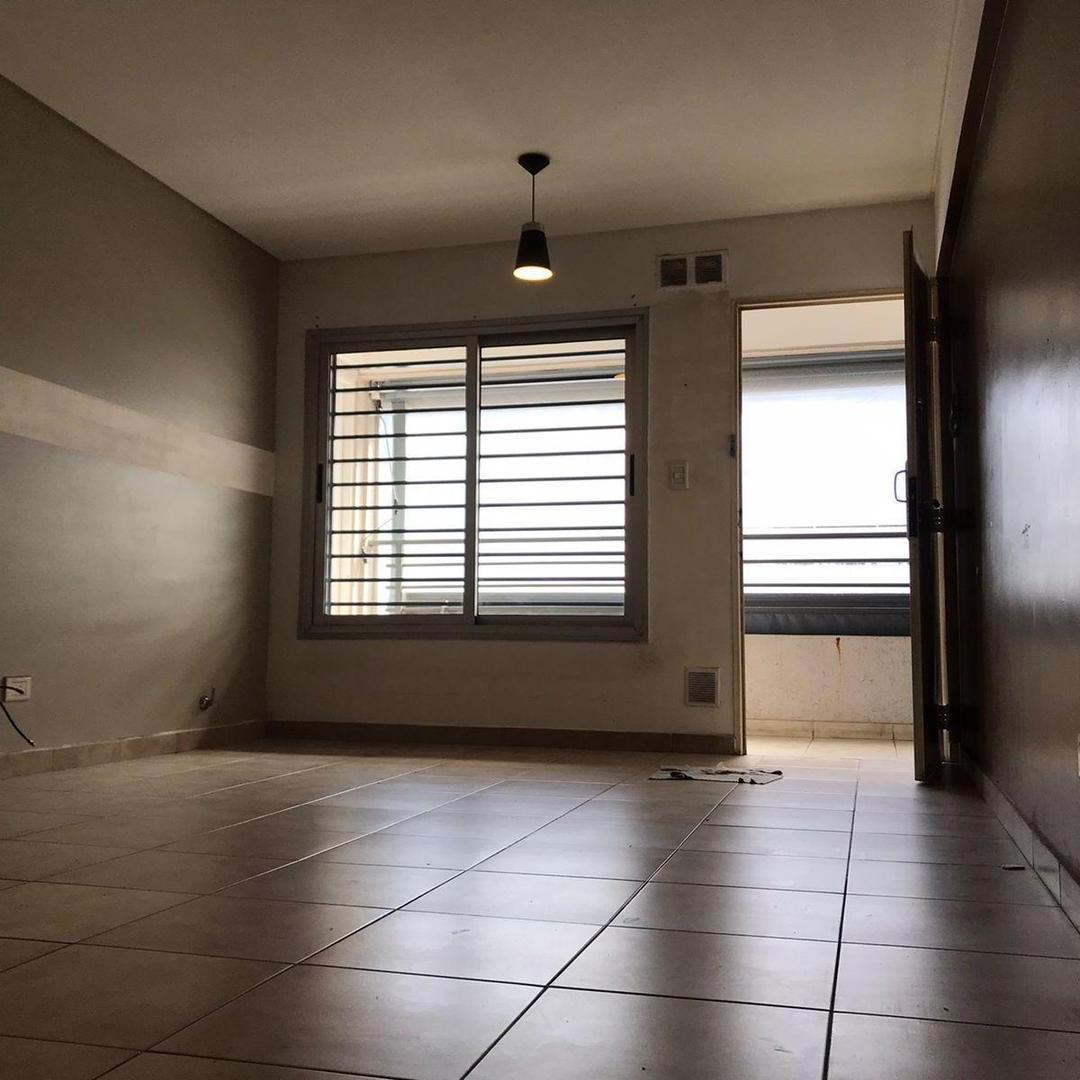 Departamento de Dos Ambientes con Cochera - Morón Sur 3