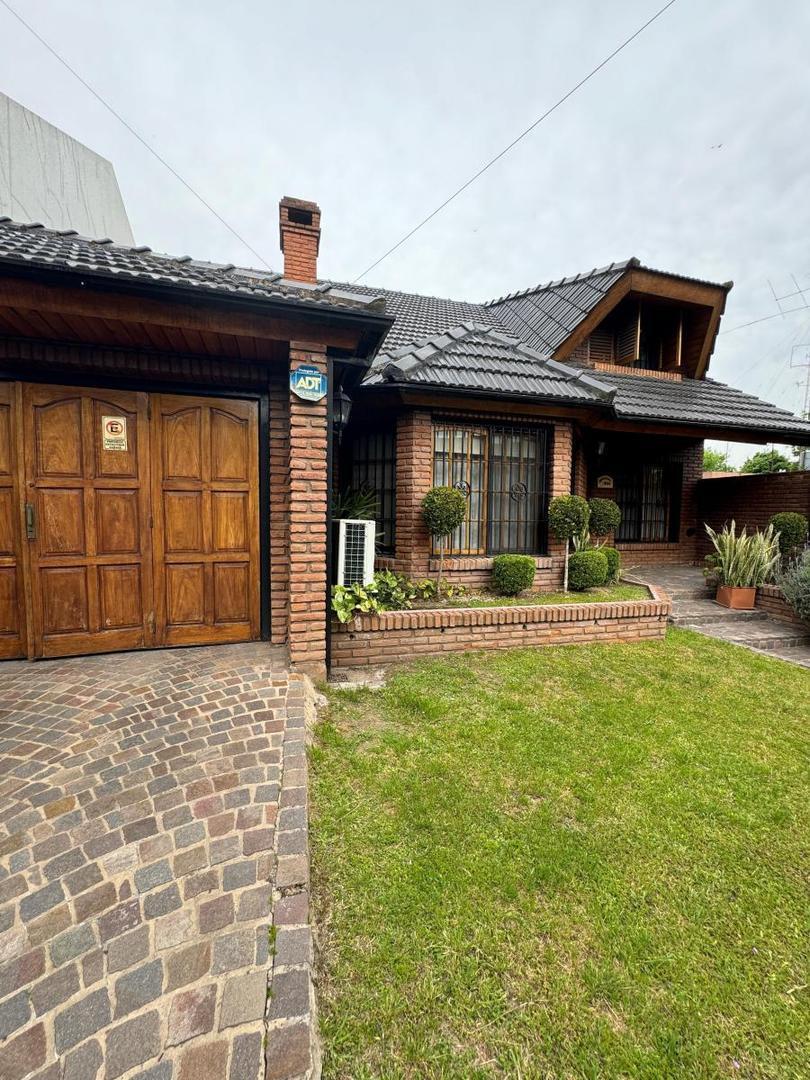Chalet de 4 ambientes - Ituzaingó Norte