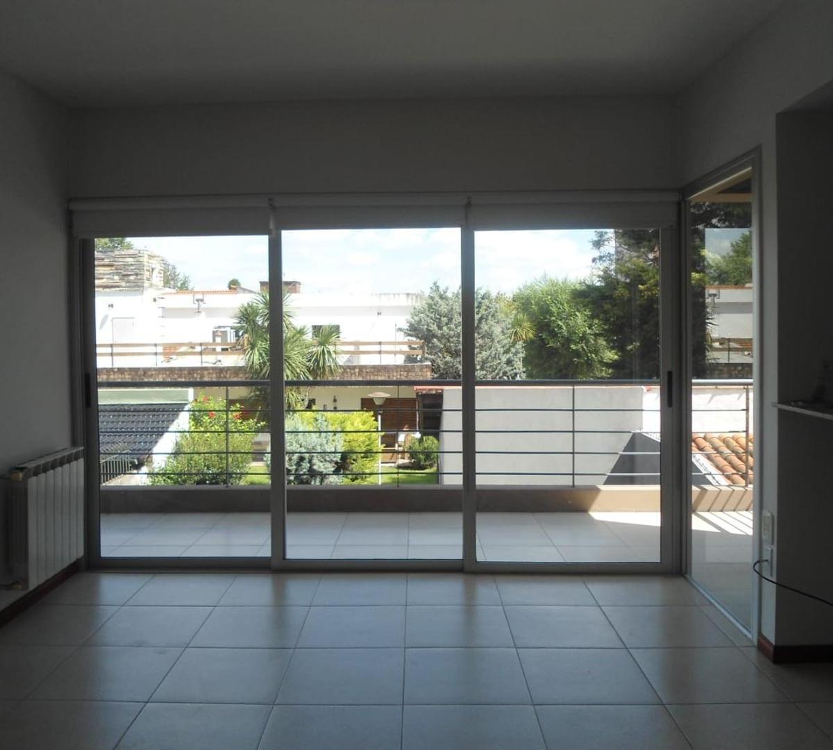 Departamento 2 ambientes en Castelar Norte