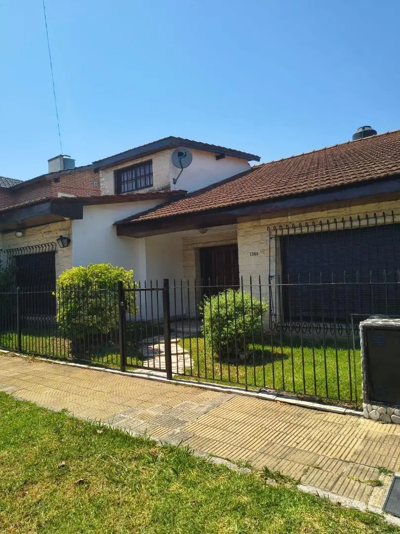 Casa 5 ambientes- Ituzaingó norte 4