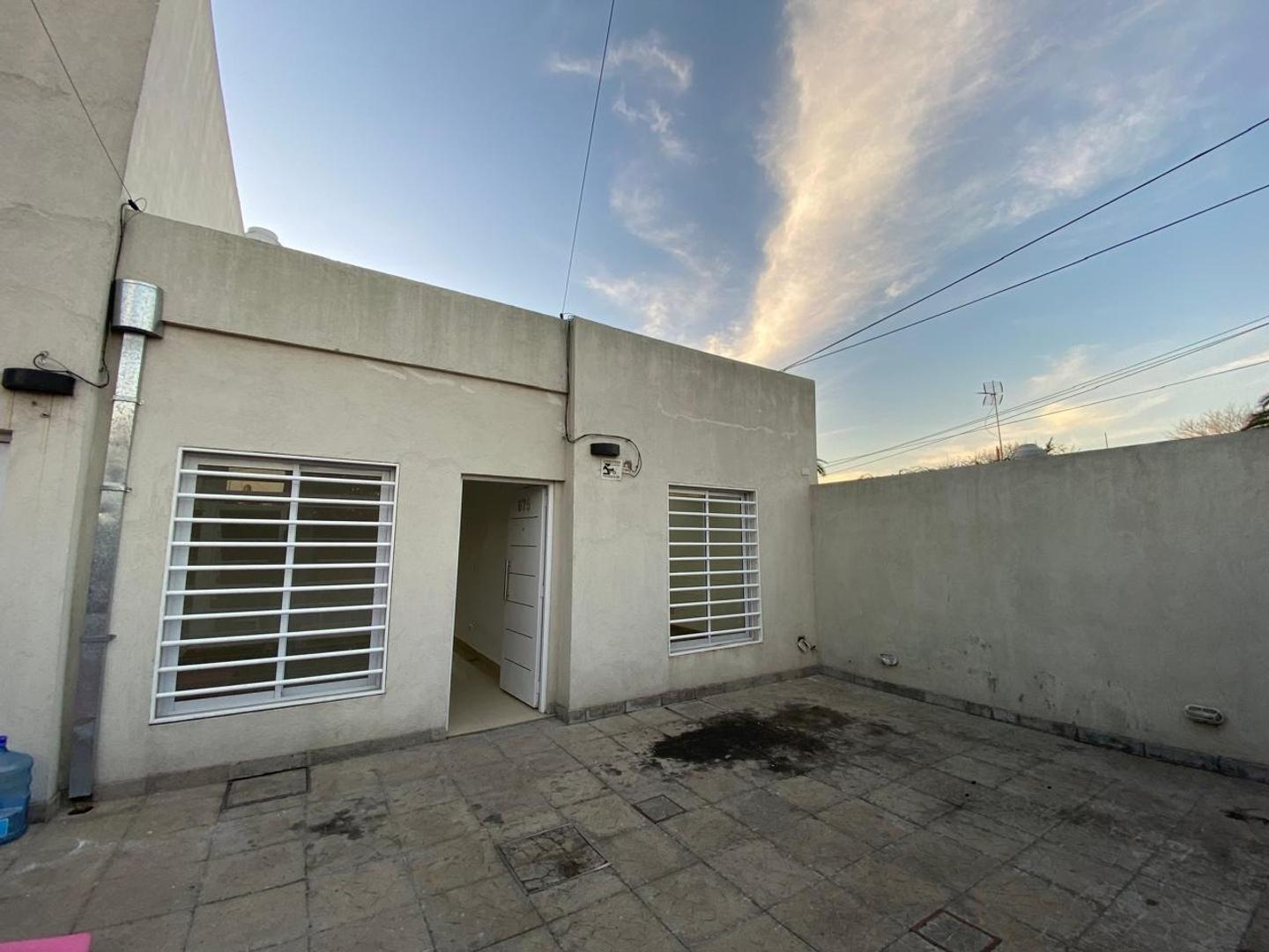 Foto de Casa tipo PH de 3 ambientes - Ituzaingó, imagen 1