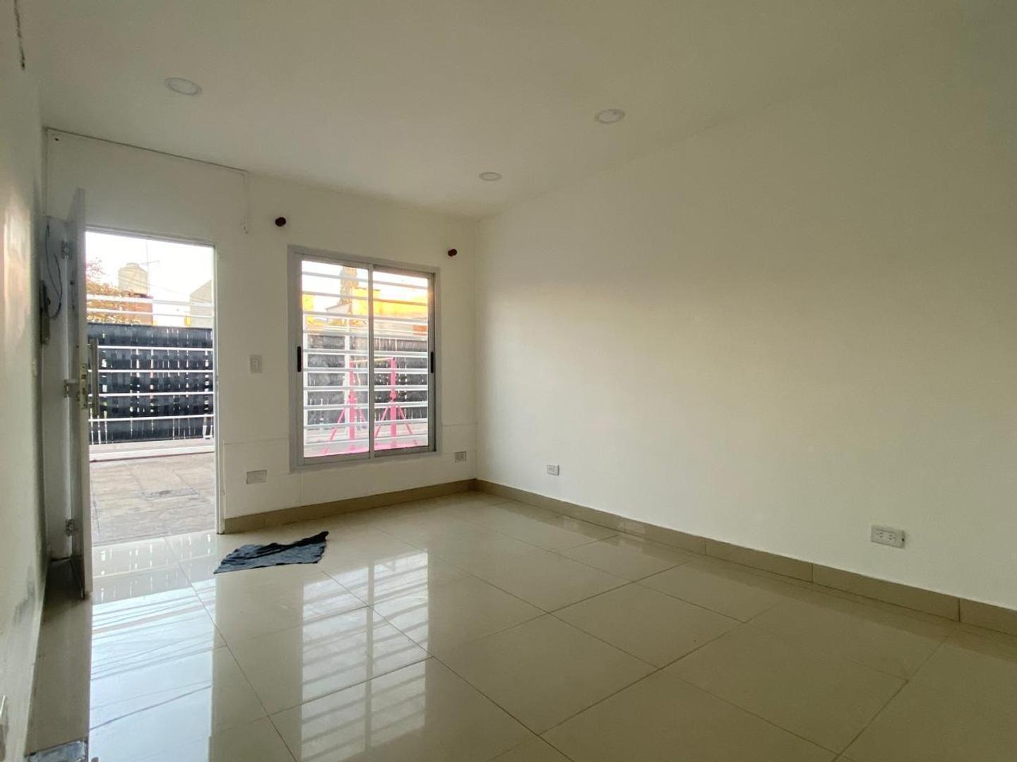 Foto de Casa tipo PH de 3 ambientes - Ituzaingó, imagen 3