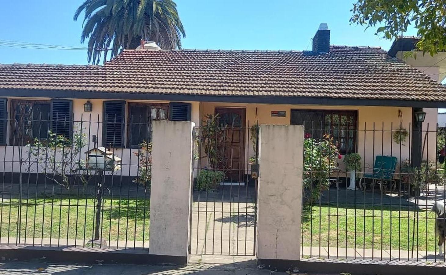 Foto de Casa de 4 ambientes - Ituzaingó sur, imagen 2