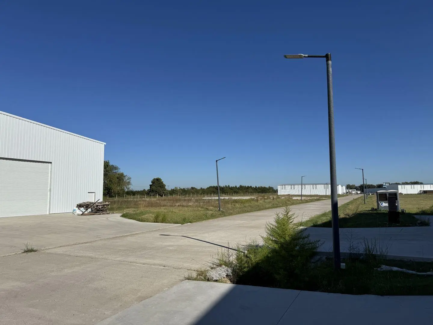 Alquiler galpón 1350m2 Exaltación de la Cruz 1