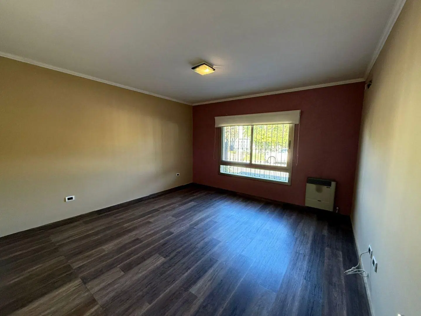 Areco - Alquiler casa impecable 2 hab con jardin 4