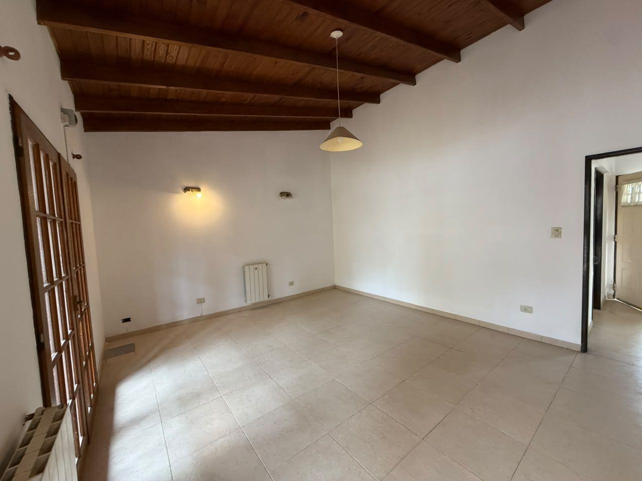 Foto de Areco - Alquiler casa 2 hab jardin cochera, imagen 1