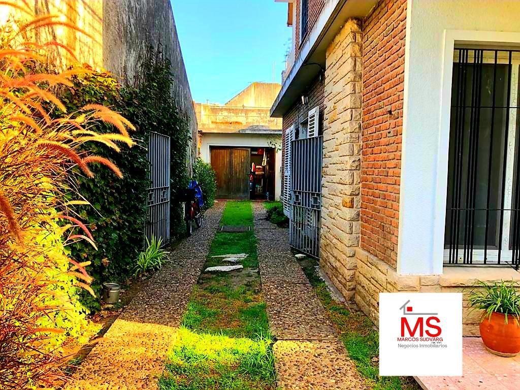 Ohiggins y Carvajal. Lote Propio. Casa con Jardín + 2 Amb C/ Terraza. 3