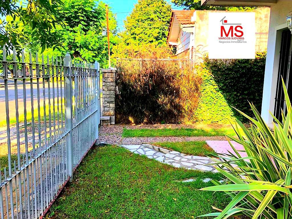 Ohiggins y Carvajal. Lote Propio. Casa con Jardín + 2 Amb C/ Terraza. 4