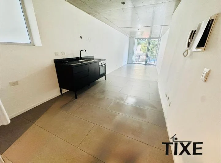 Av. Balbín y Roosevelt. A Estr. 2 amb 65 m². Baño Toil. Terraza. Patio Parrilla. 3