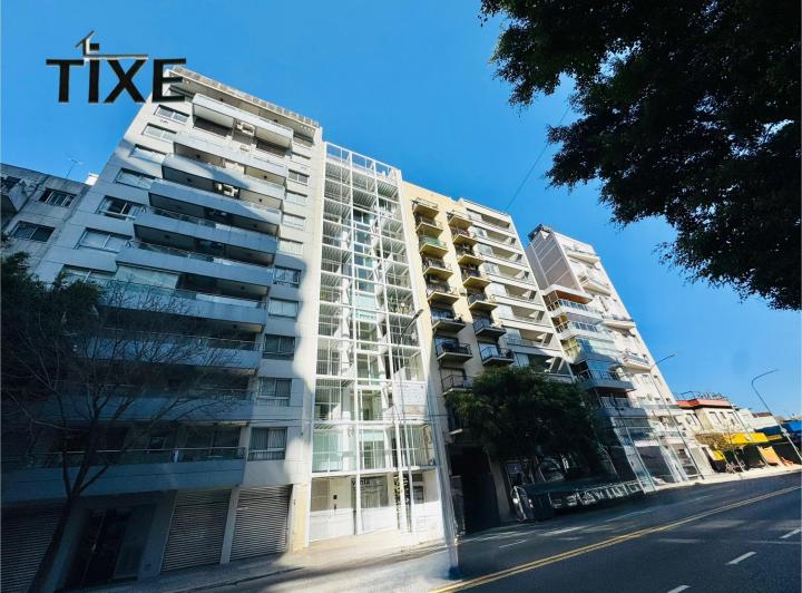 Av. Balbín y Roosevelt. A Estr. 47 m. Luz, Sol Balcón, Patio,Parrilla.Amenities. 2