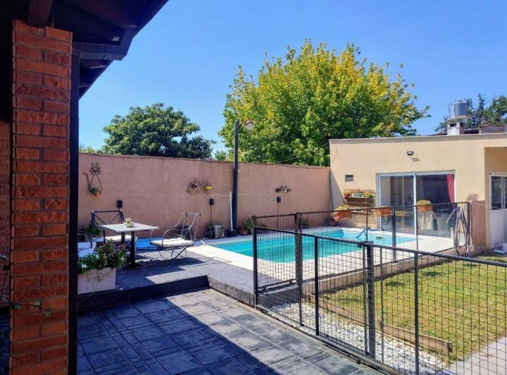 VENTA DE CASA MORENO IDEAL 2 FAMILIAS  CON LOCAL 1