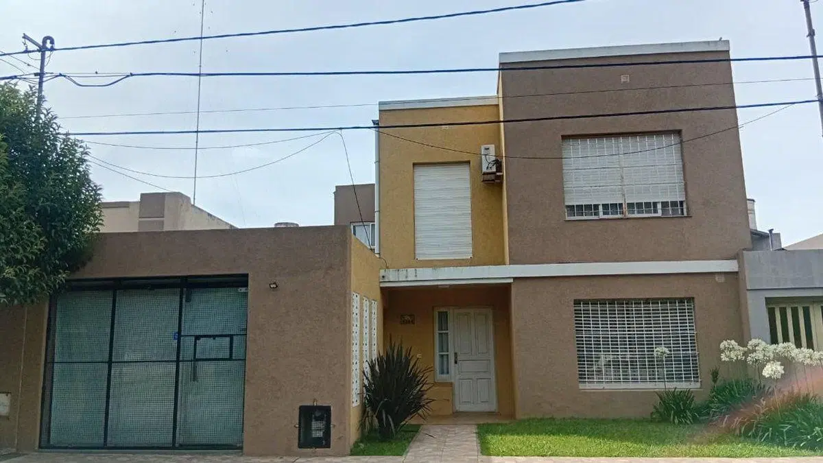 CASA EN VENTA , 4 AMBIENTES I LUJAN I APTO CREDITO 4
