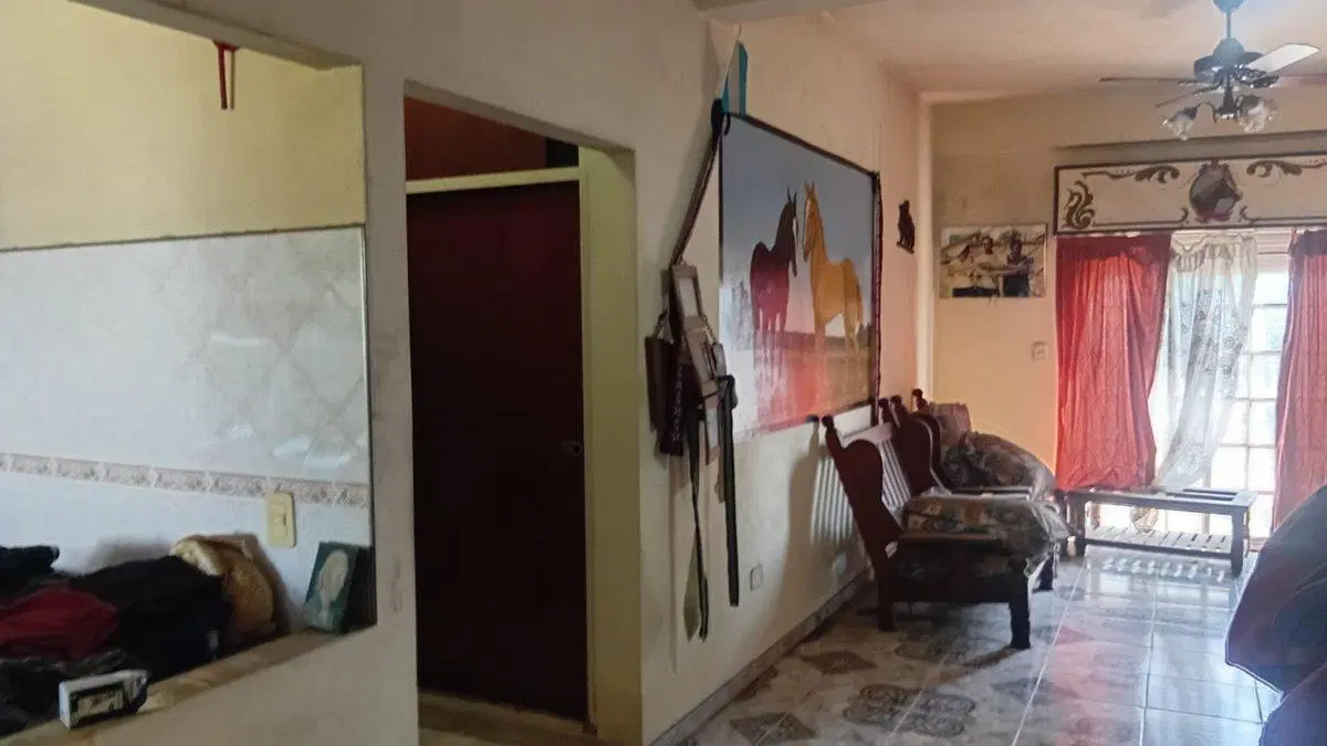 VENTA LOCAL + CASA SOBRE ACCESO OESTE INVERSION! 4