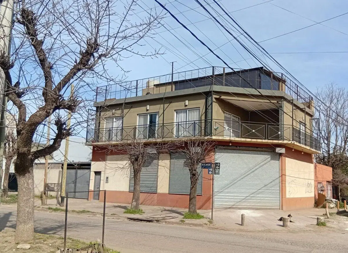 VENTA  CASA CON LOCAL  EXCELENTE INVERSION 5