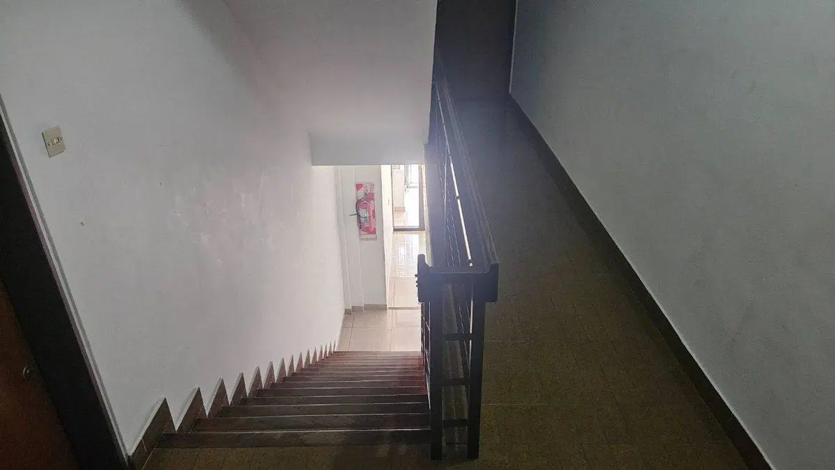 DEPARTAMENTO 3 AMBIENTES VENTA CASTELAR CENTRO 4