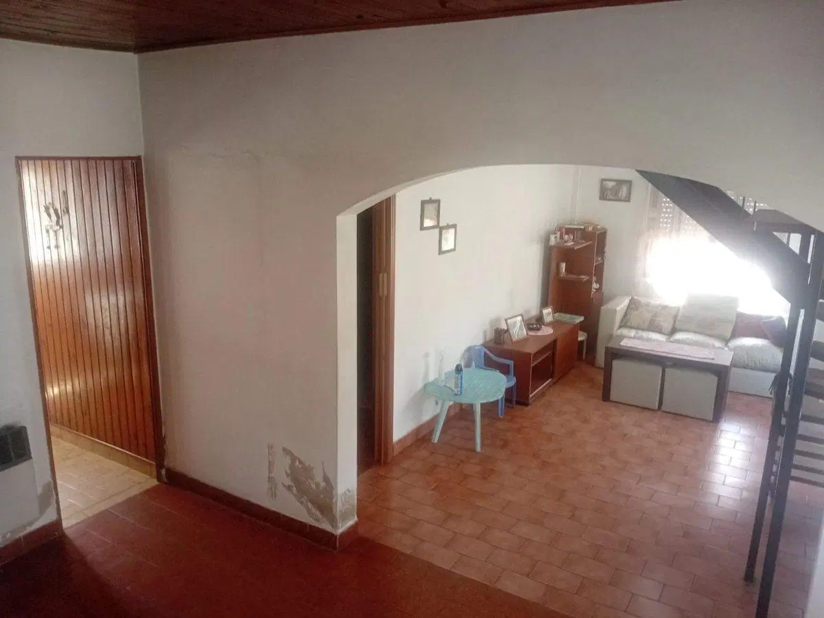 VENTA PH AL FRENTE 4 HABITACIONES EN MORENO 4