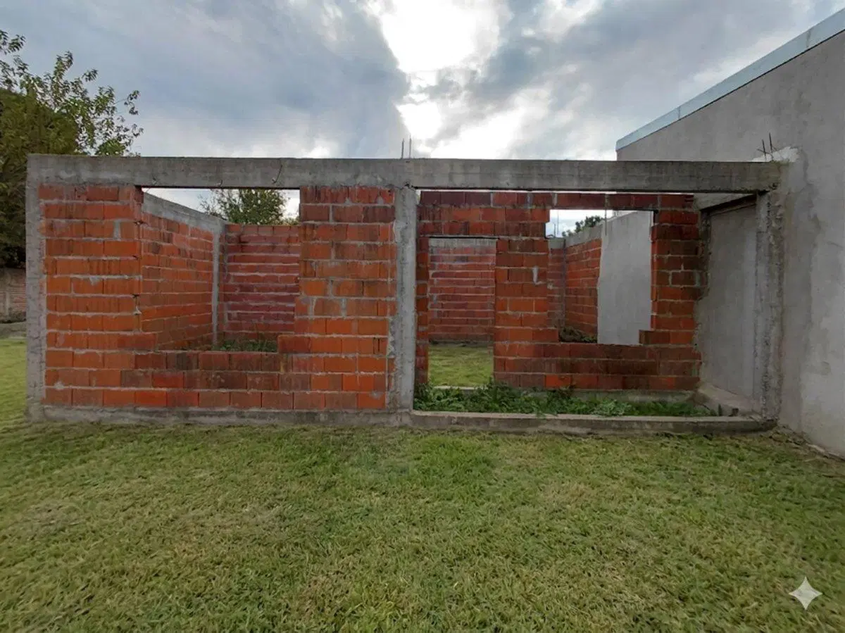 Venta Lote con importantísimas mejoras Marcos Paz 5