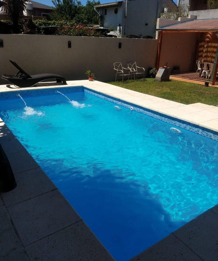 CASA EN VENTA EN MERLO CON PILETA