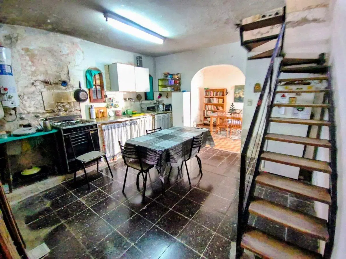 CASA VENTA MERLO A REFACCIONAR APTA CREDITO 5