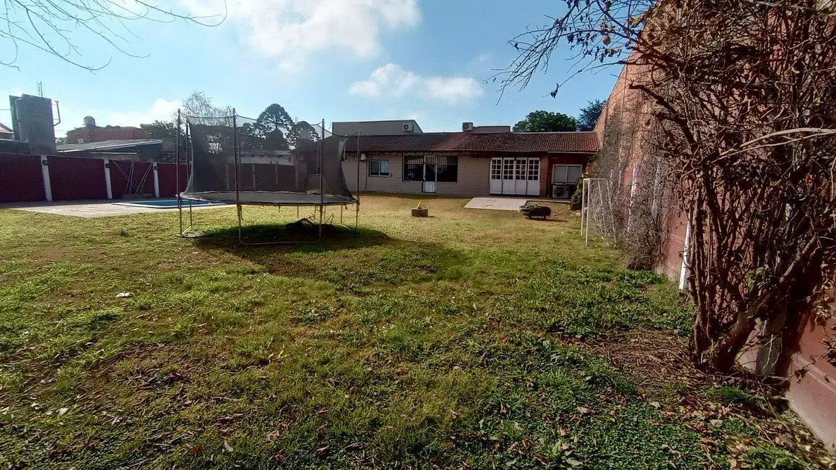 CASA EN VENTA 4 AMB. PILETA PASO DEL REY LOT 757M2 5