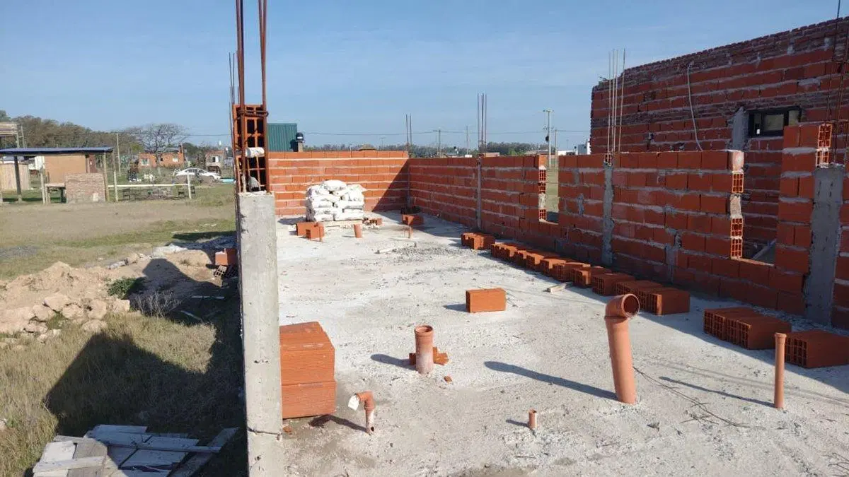 Lote en Villa Ruiz con construcción nueva. 5