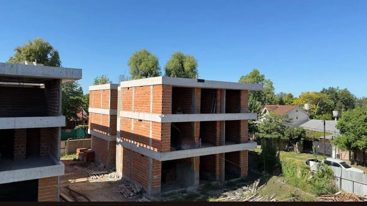 VENTA DPTO 2 AMBIENTES 57, M2 COCHERA SUM MORENO 3