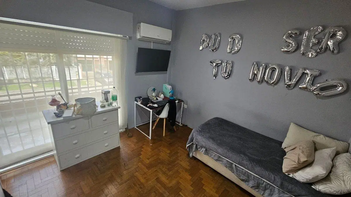 VENTA CASA EN DOS PLANTAS 4 AMBIENTES MORON HAEDO 3