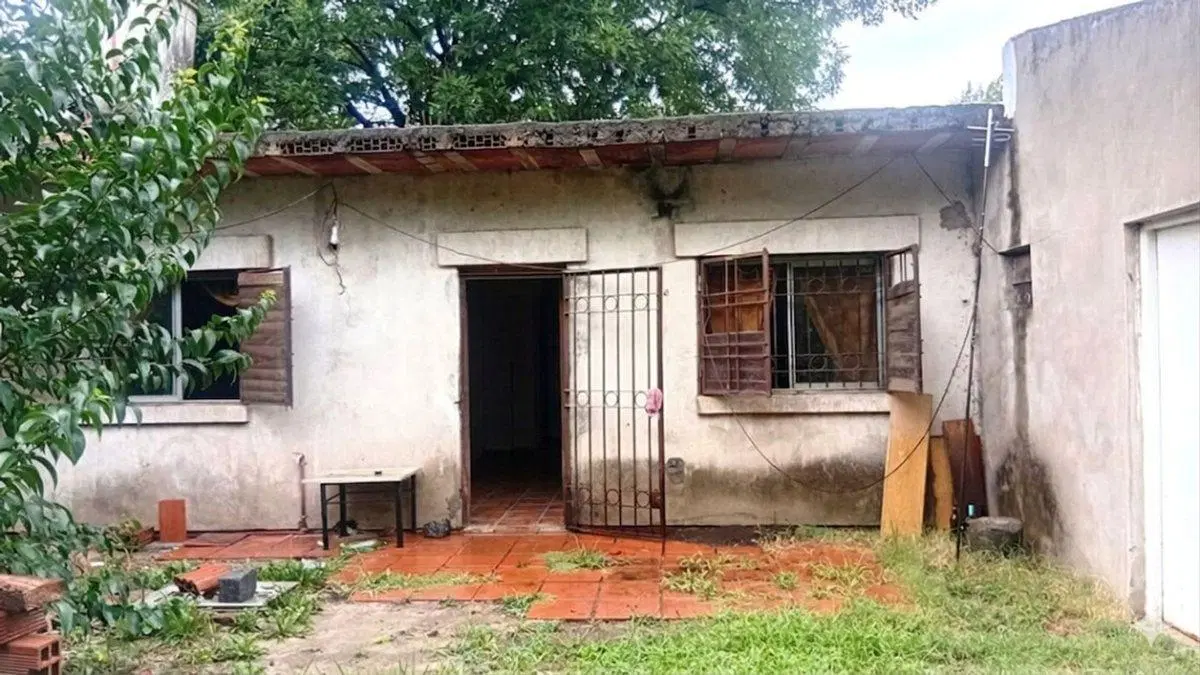 VENTA CASA CON AMPLIO LOTE EN GRAL RODRIGUEZ 2