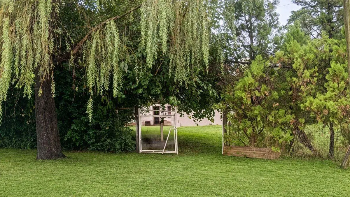 VENTA CASA CON AMPLIO LOTE EN GRAL RODRIGUEZ 4