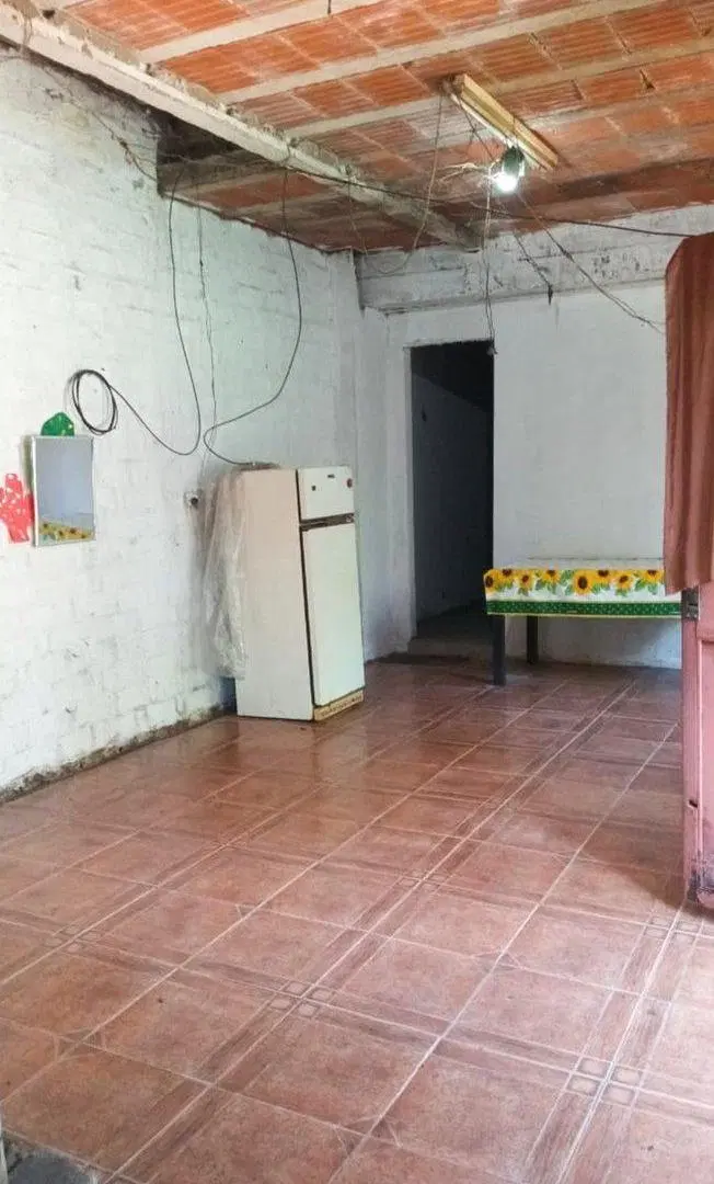 VENTA CASA CON AMPLIO LOTE EN GRAL RODRIGUEZ 2