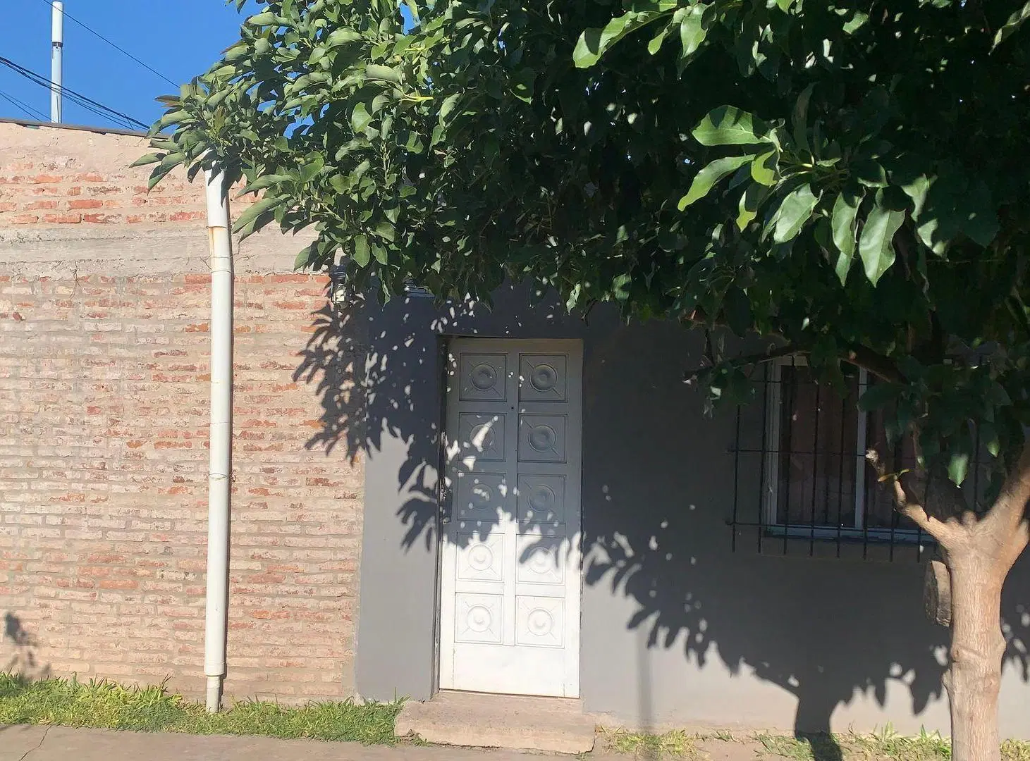 CASA Y COMERCIO EN VENTA MORENO OPORTUNIDAD 4