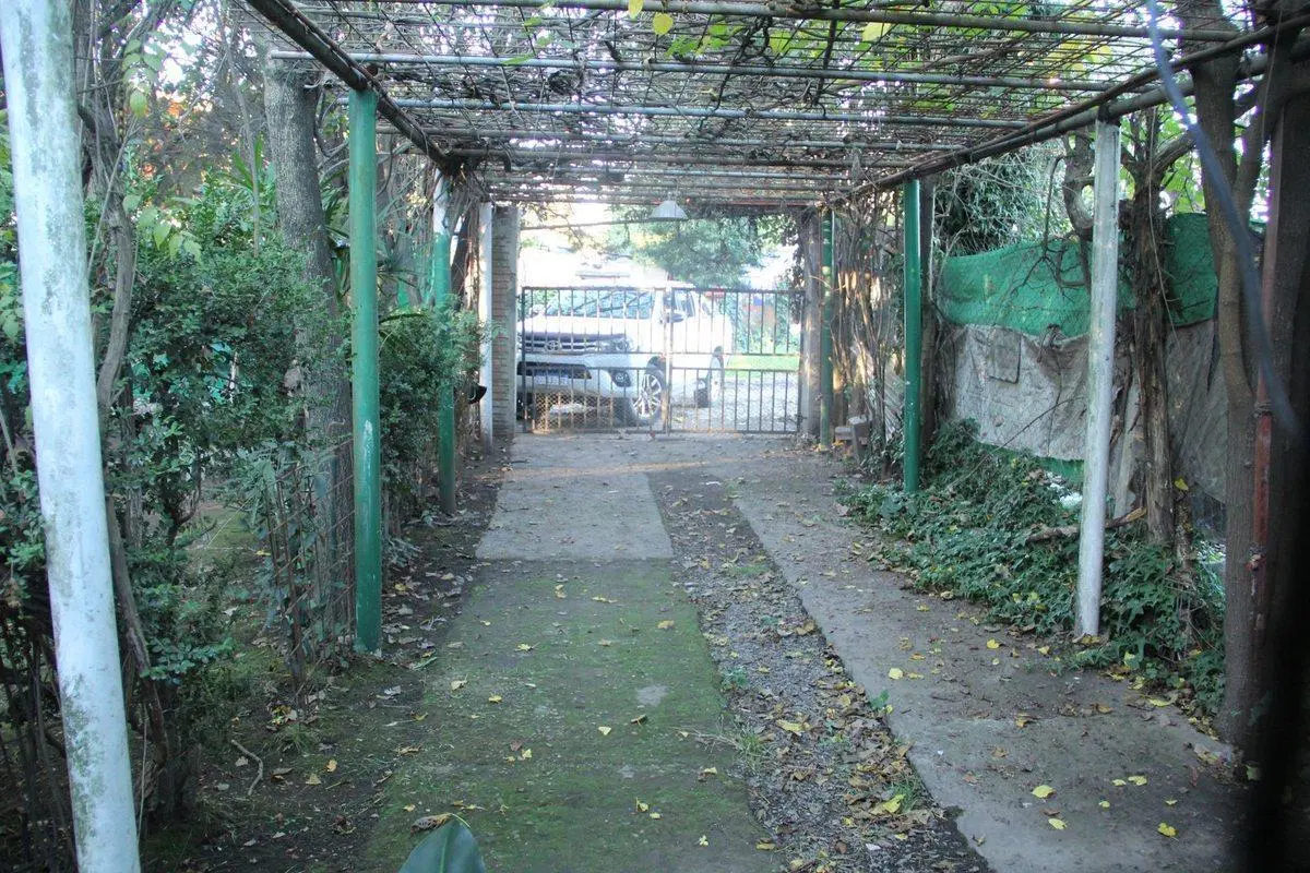 CASA EN VENTA EN FRANCISCO ALVAREZ CON PILETA 3