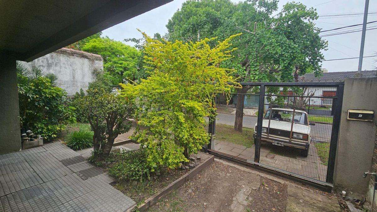 VENTA CASA AMERICANA LOTE EN ITUZAINGO NORTE