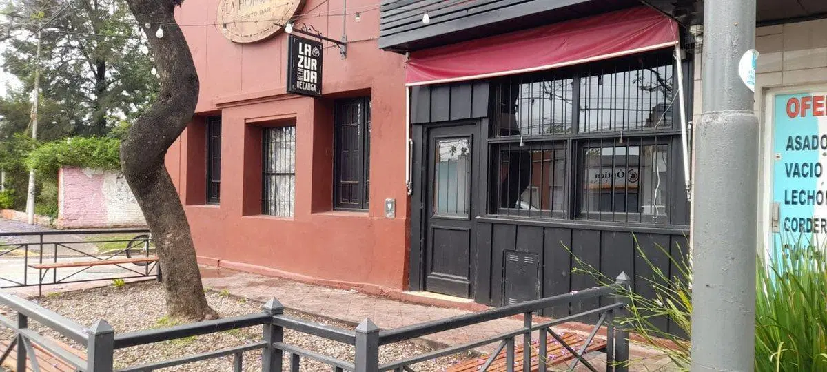 VENTA LOCAL LUJAN AV. CASEY 587 ESQ. 500M 170 CUB. 4