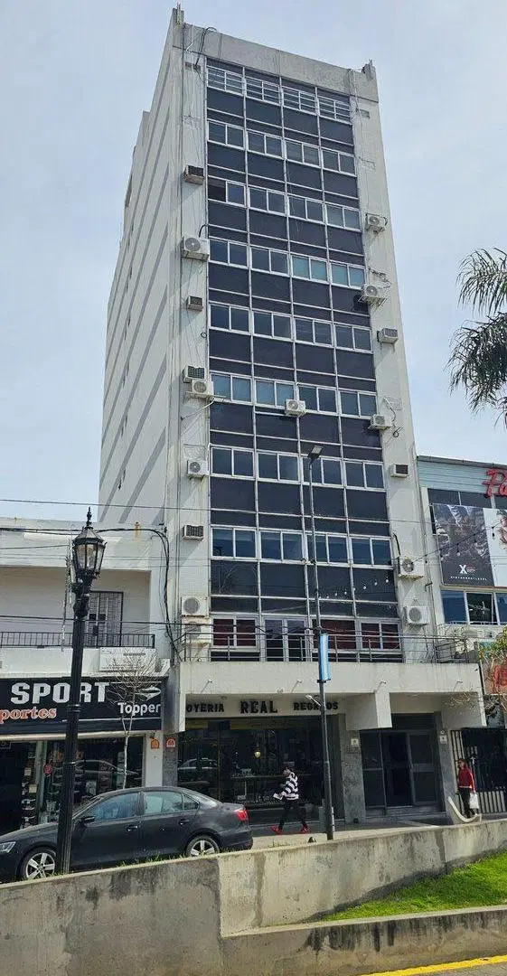 OFICINA EN VENTA EN CAMPANA 3