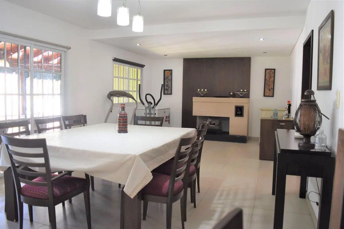 VENTA FINANCIA PERMUTA CASA PASO DEL REY PILETA 3