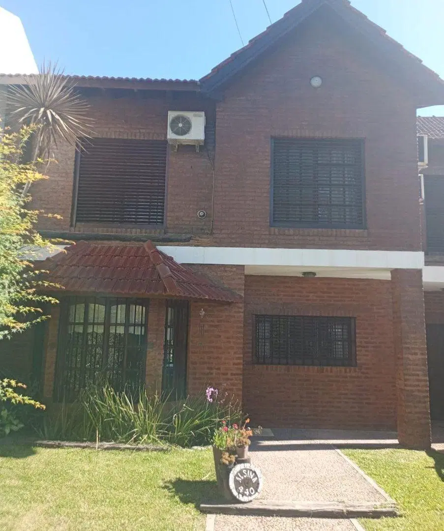 CASA EN VENTA EN MORENO cerca del Acceso Oeste 4