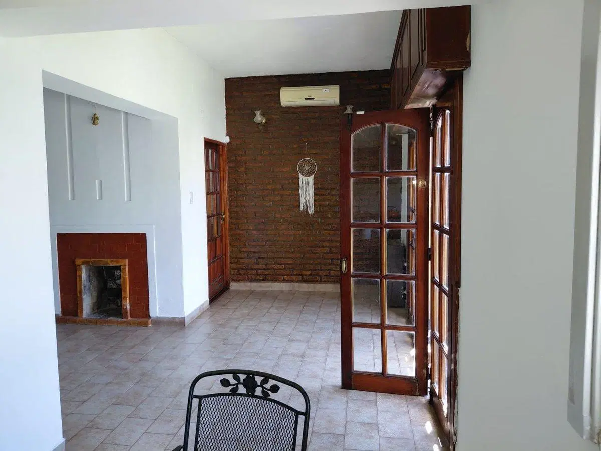 Venta Casa 4 ambientes sobre 2 lotes Paso del Rey 4