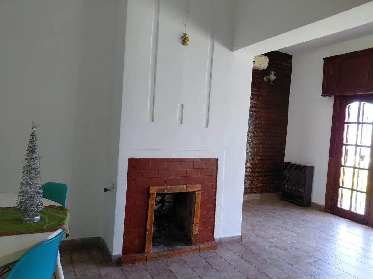 Venta Casa 4 ambientes sobre 2 lotes Paso del Rey 5