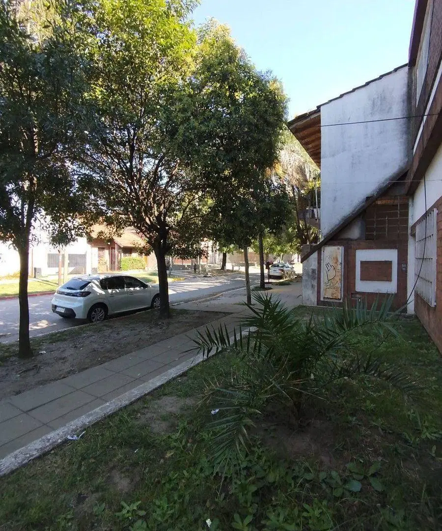 Venta depto refaccionado a metros de la estación 2