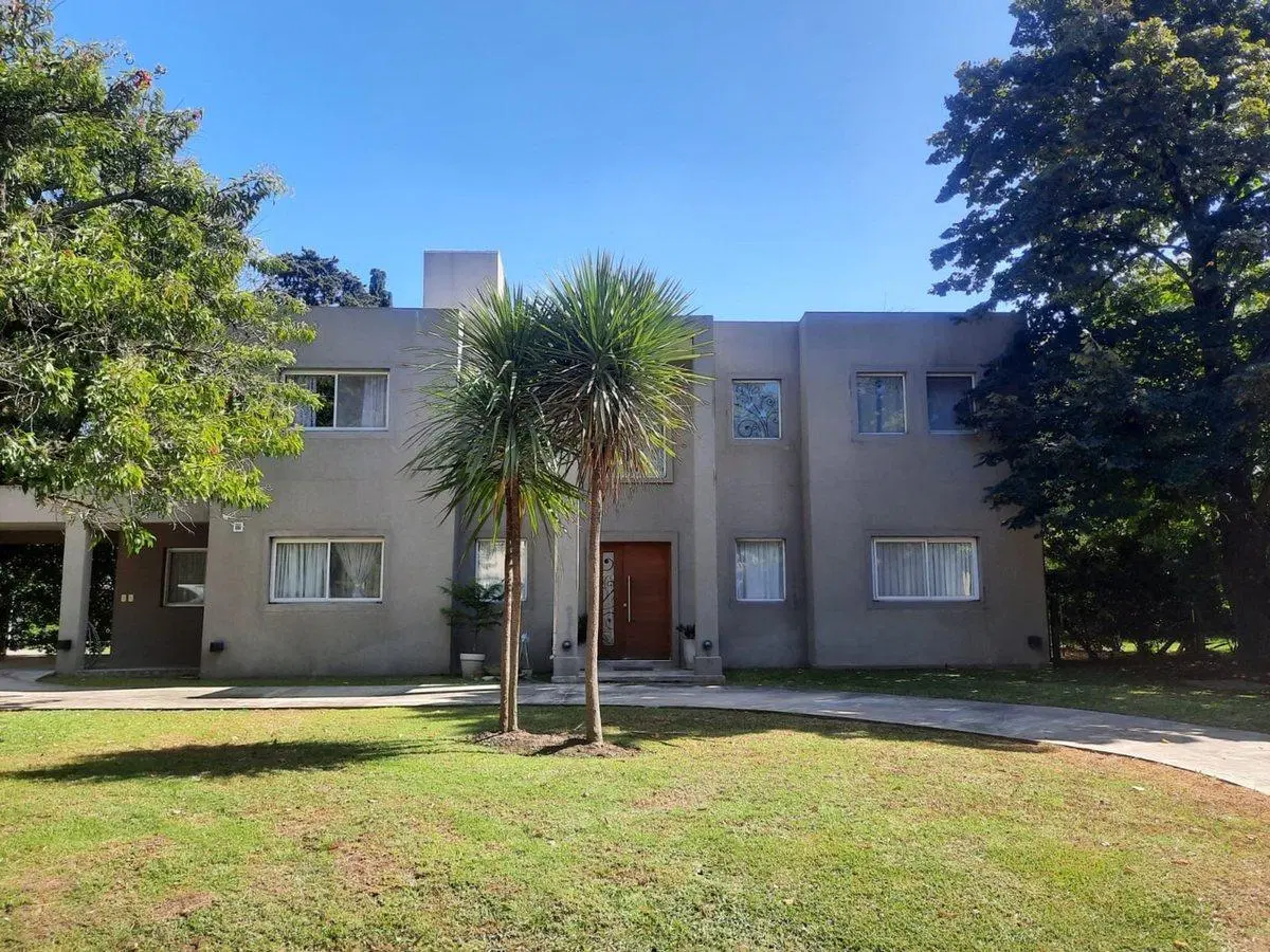 VENTA CASA MORENO, BARRIO CERRADO EL RESUELLO 8