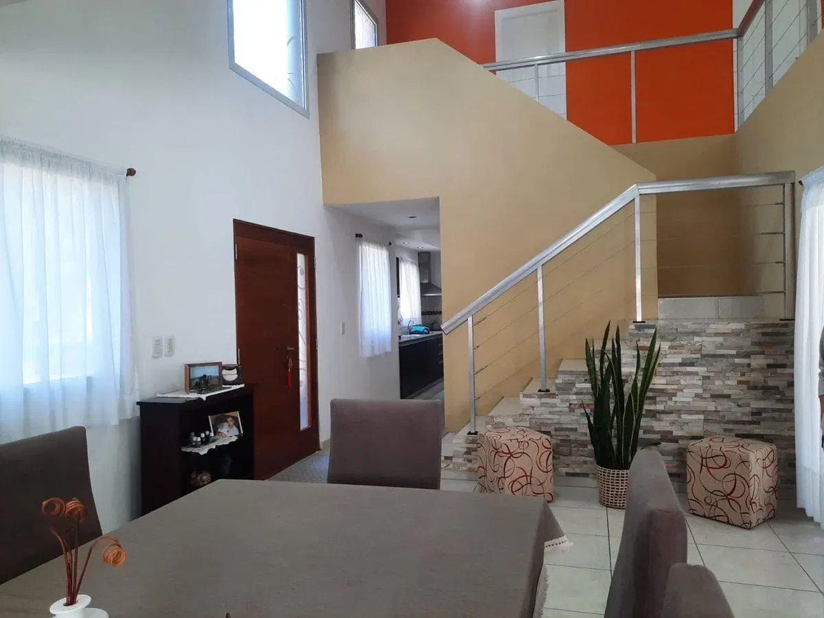 VENTA CASA MORENO, BARRIO CERRADO EL RESUELLO 5