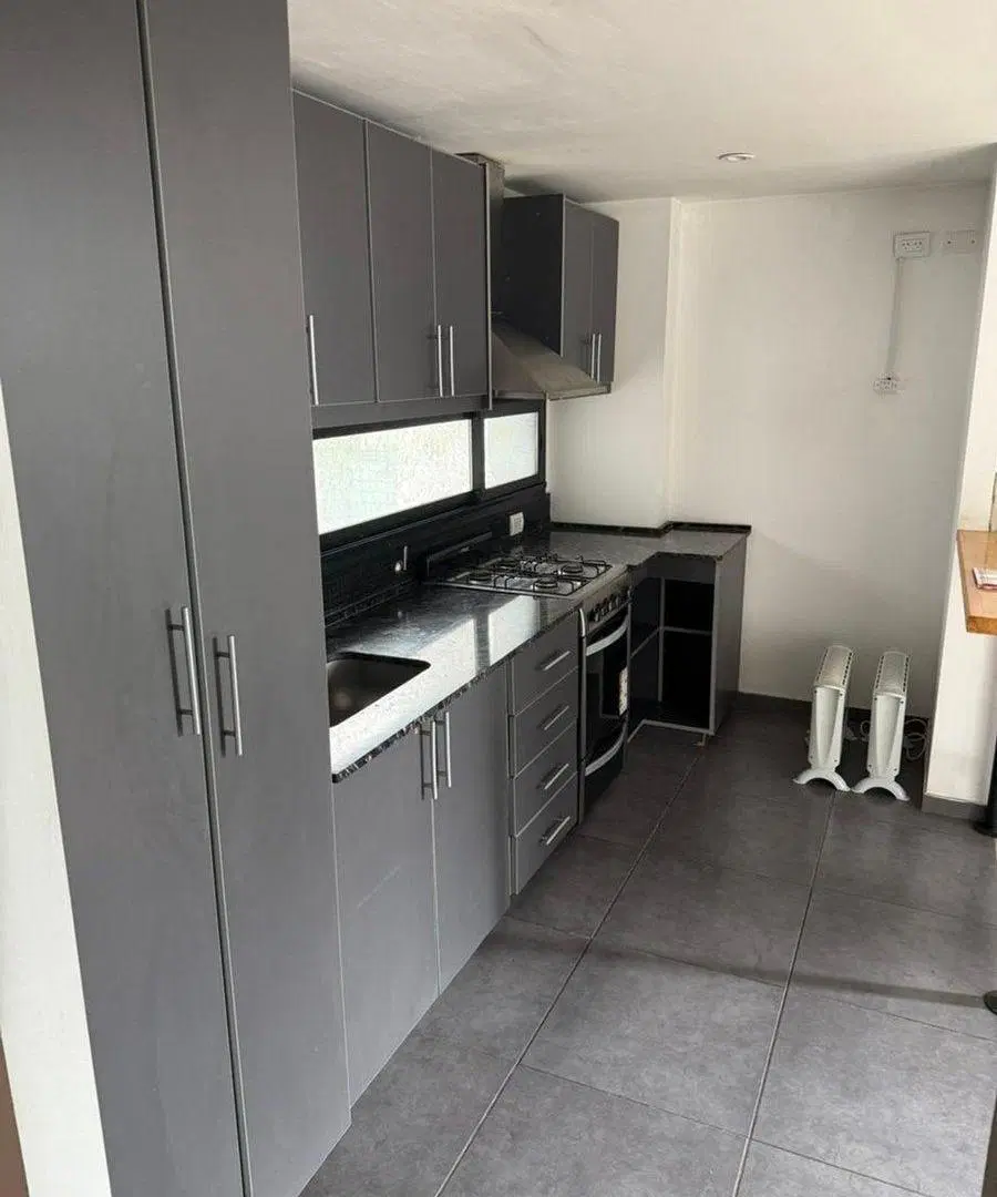 VENTA DEPARTAMENTO 2 AMBIENTES CON COCHERA MORENO 3