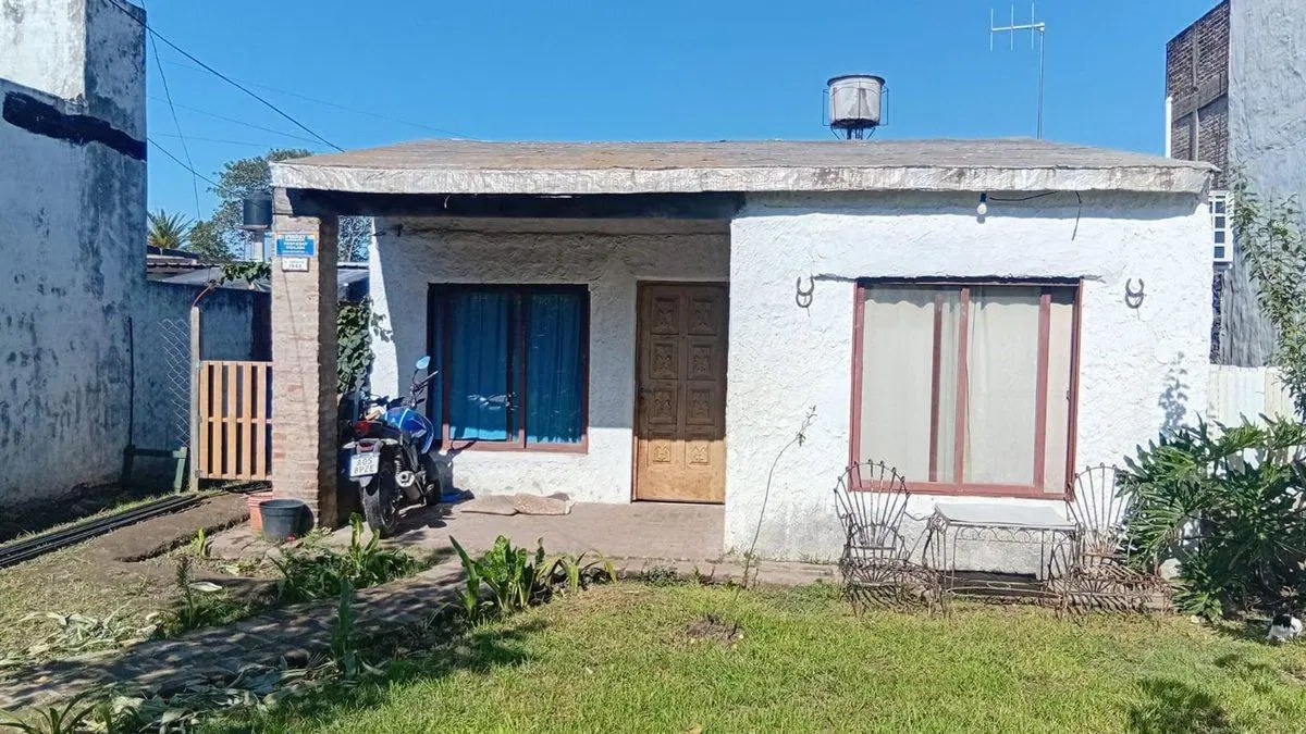 CASA  EN VENTA MORENO - OPORTUNIDAD 3