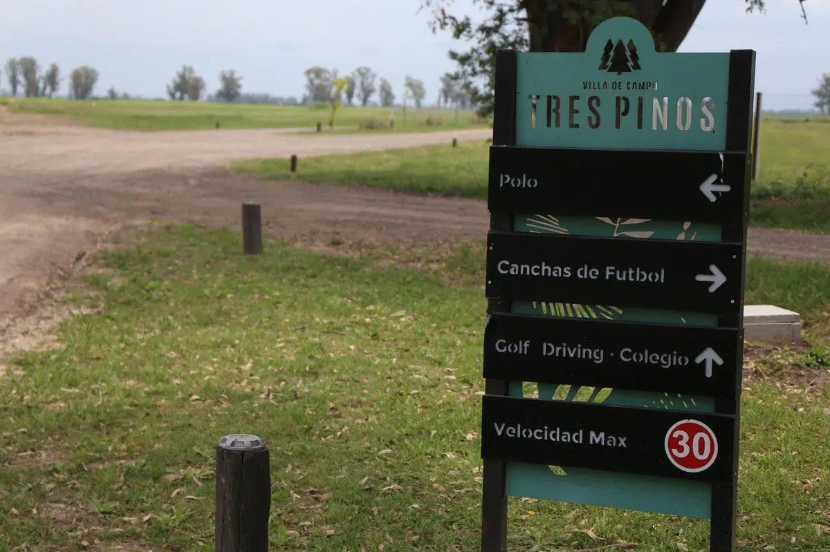 LOTE EN VENTA EN CLUB DE CAMPO TRES PINOS 4