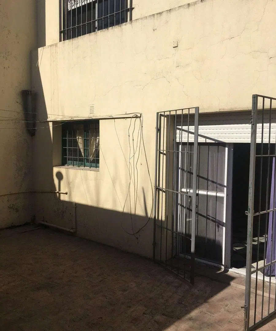 VENTA PH+LOCAL AL FRENTE EN LAREJA ZONA COMERCIAL 3