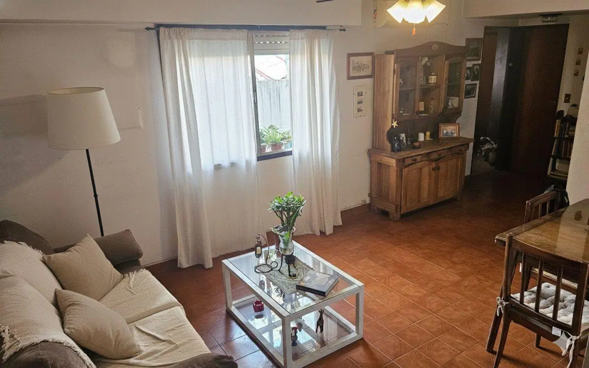 DEPARTAMENTO 3 AMBIENTES VENTA CASTELAR CENTRO 3